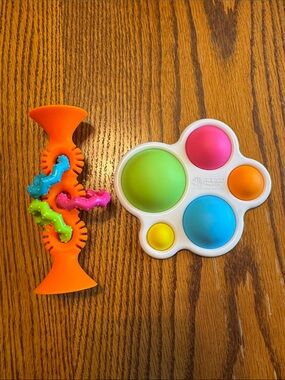 Fat Brain Toy Co. Dimpl and Pipsquigz Loops Set